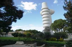http://upload.wikimedia.org/wikipedia/commons/0/08/Weizmann_Institute_particle_accelerator.jpg